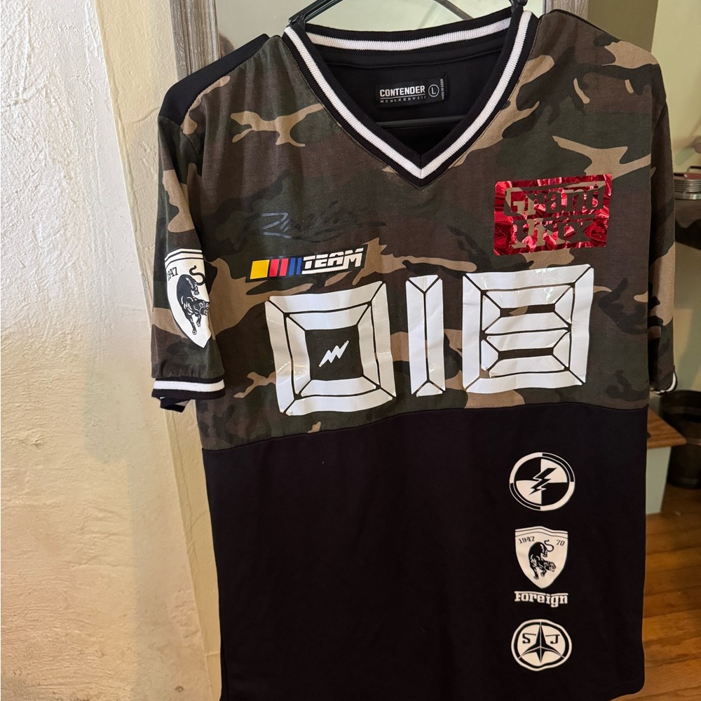 Men's Camouflage and Black Short Sleeve Tee